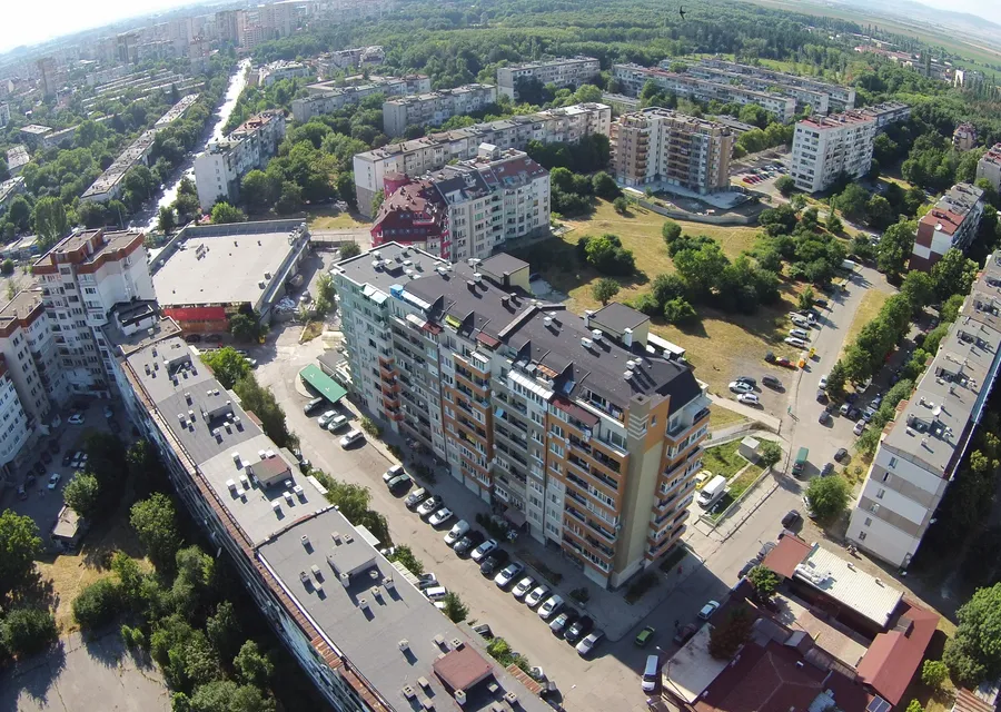 Жилищна сграда в кв. „Свобода“ — изглед 2